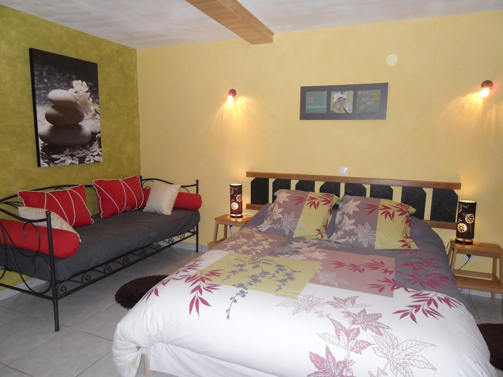 Domaine Des Escouanes Hotel Prudhomat Room photo